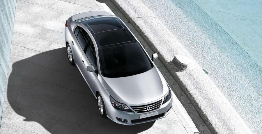  Renault Latitude 2011 года  (фото 38 из 40)